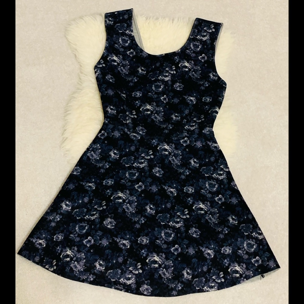 Forever 21 skater dress with rose patterns Size Small